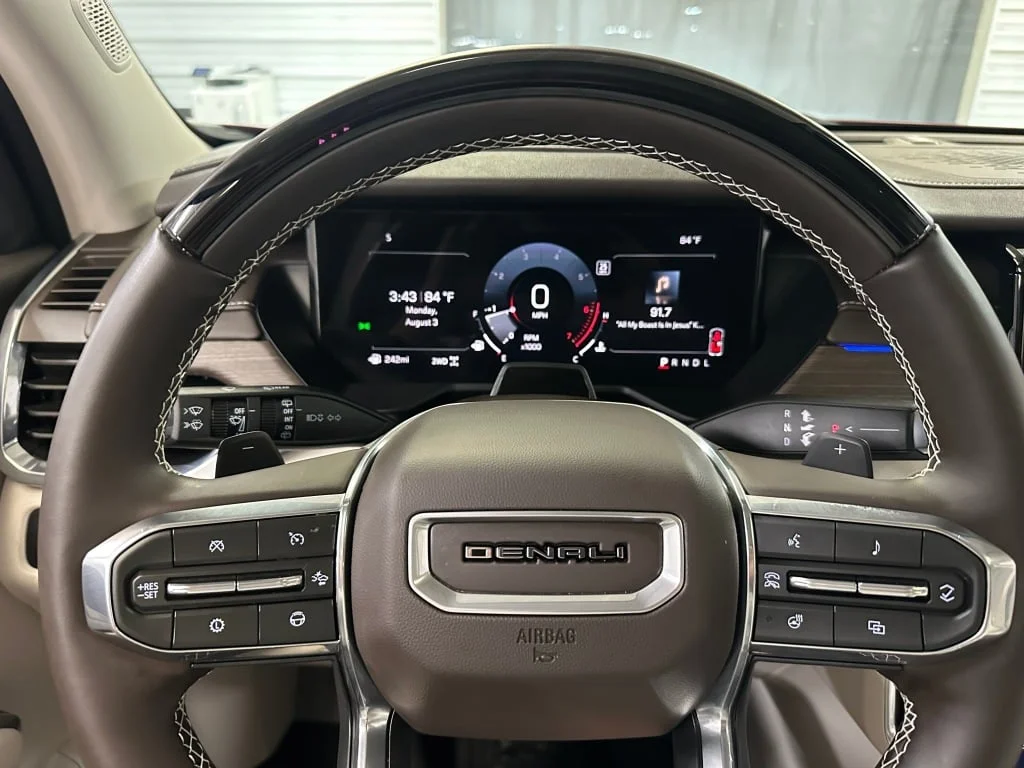 2026 GMC Acadia Denali - Photo 11