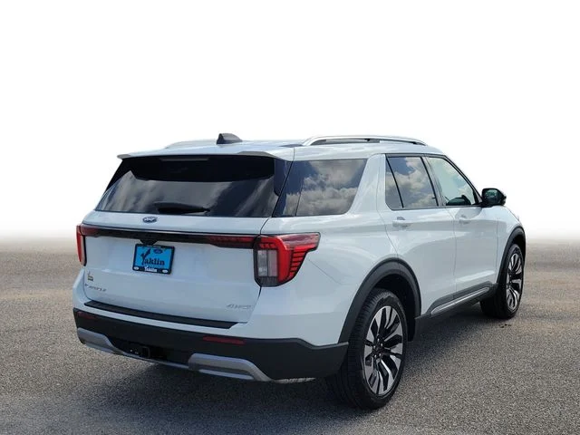 New 2026 Star White Metallic Tri-Coat Ford Platinum™ image 4