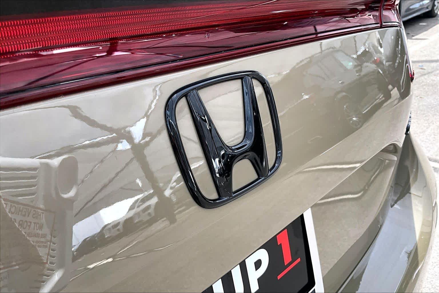 Used 2025 Sand Dune Pearl Honda Sport image 10