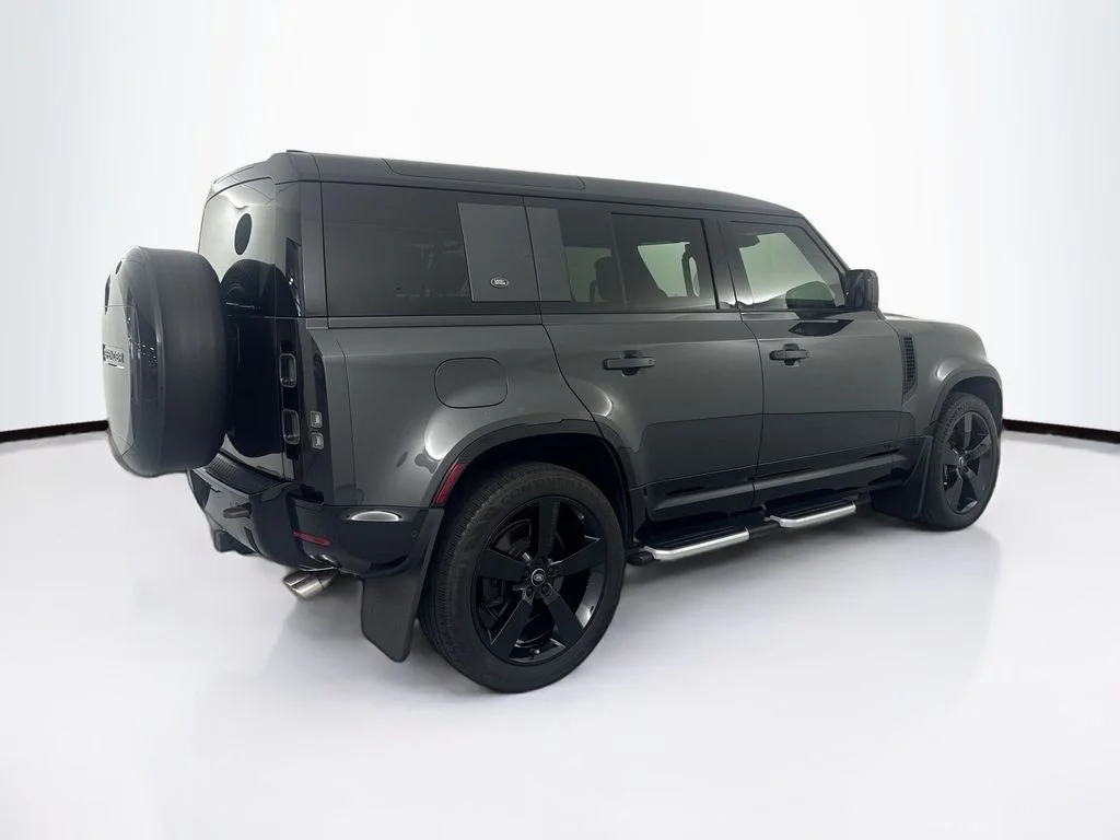 Certified Used 2024 Gray Land Rover V8 image 5