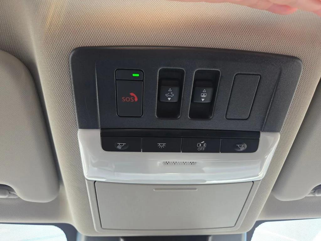 Certified Used 2026 White Nissan Platinum image 20