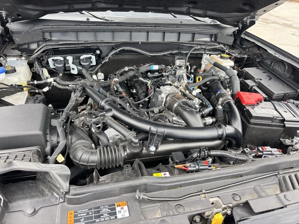Used 2024 Gray Ford Wildtrak image 9
