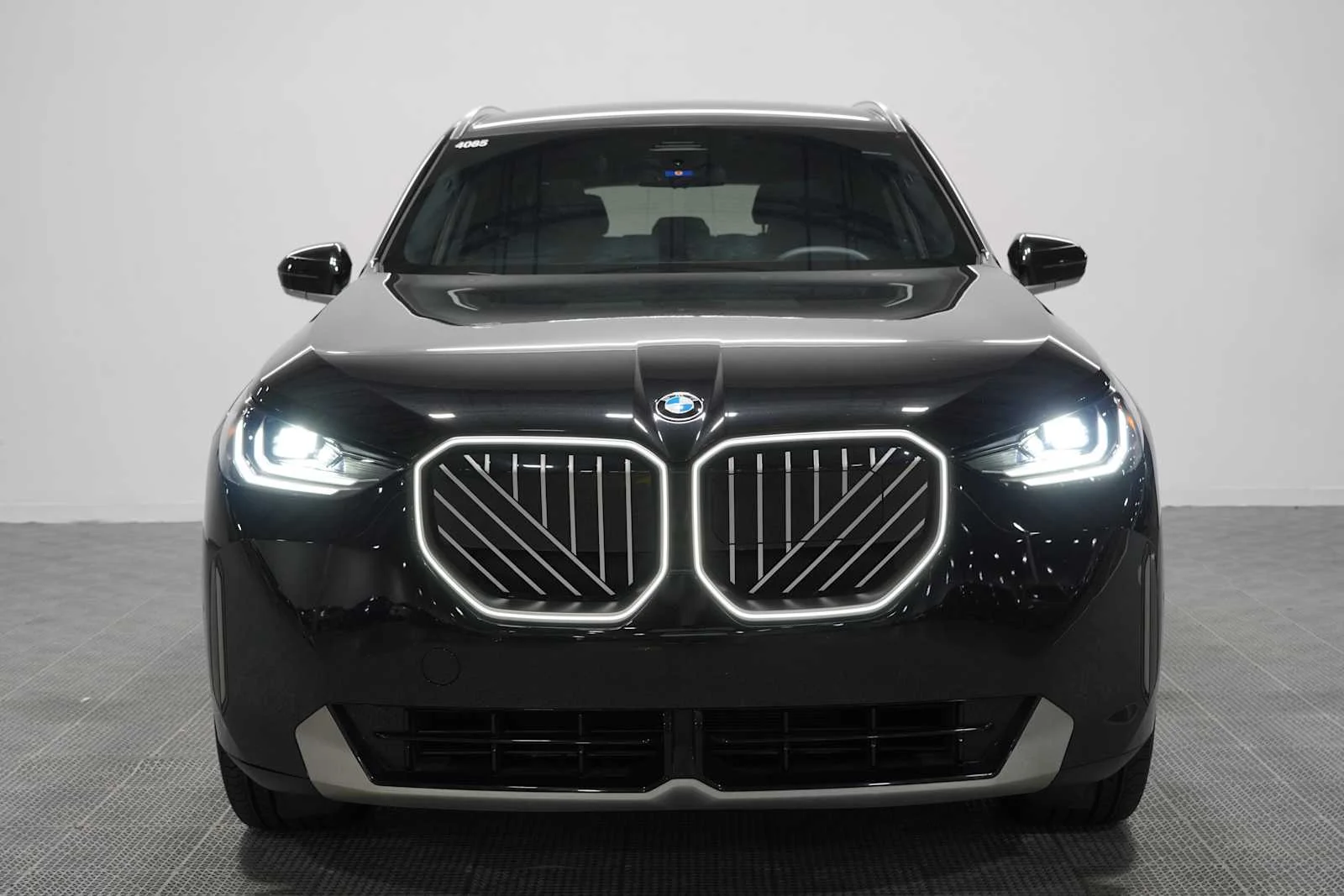 Used 2025 Black Sapphire Metallic BMW 30 xDrive image 2