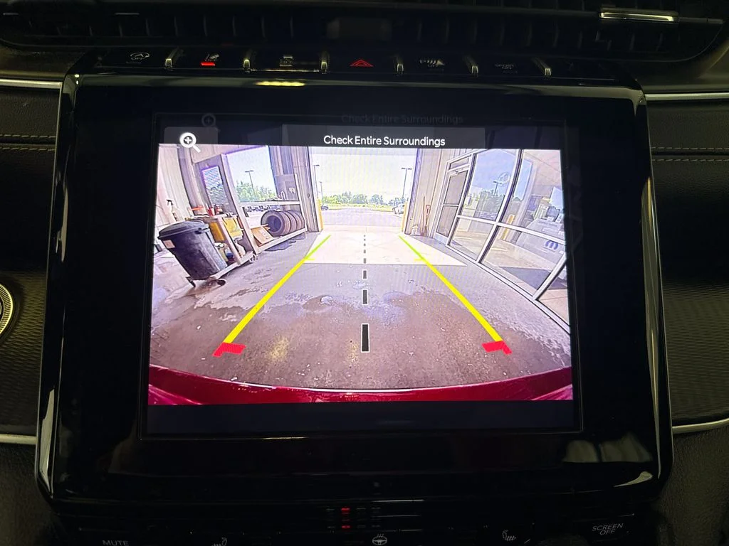 Used 2023 Red Jeep Altitude X image 21