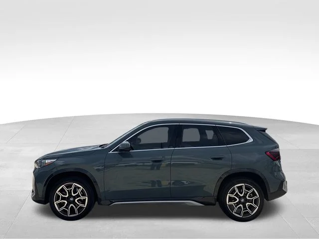 Used 2025 Green BMW xDrive28i image 13