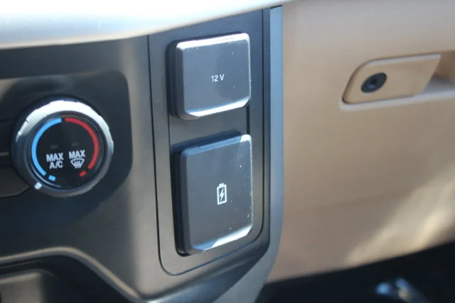 Used 2021 Silver Ford XLT image 9