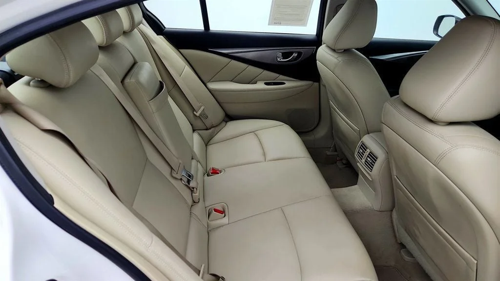Used 2016 Majestic White INFINITI 4dr Sedan 2.0t Premium AWD w/ Premium Plus Pkg image 23