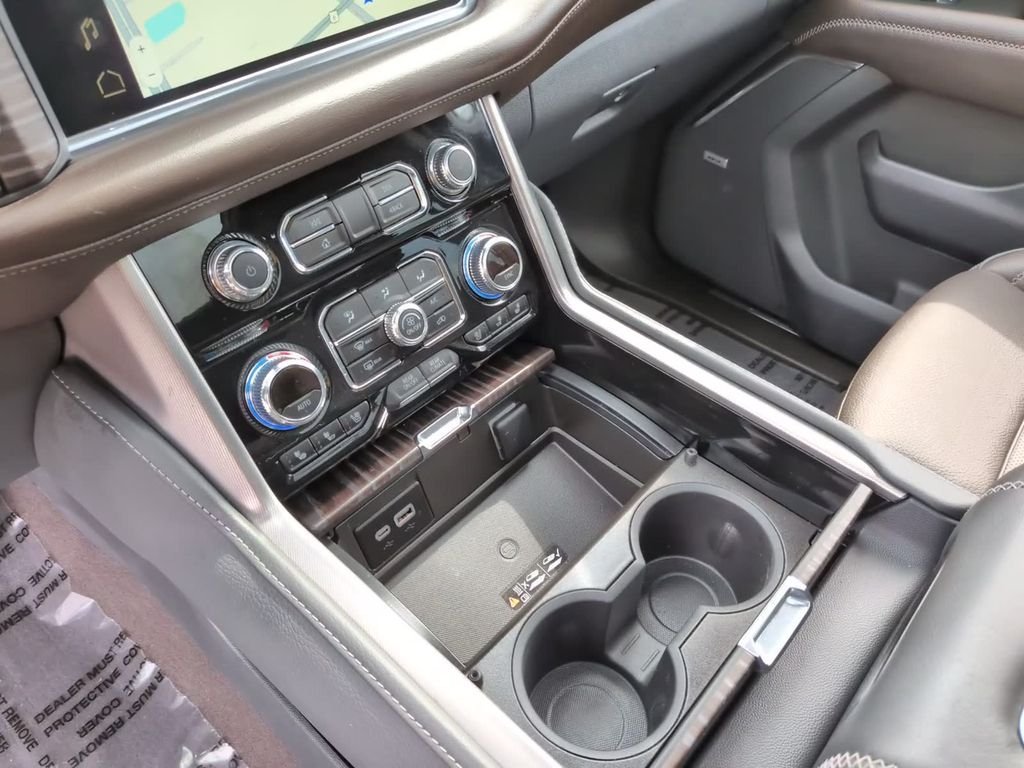Used 2024 White GMC Denali image 27