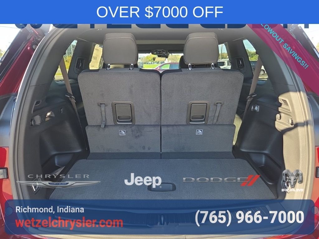 New 2025 Velvet Red Pearl-Coat Exterior Paint Jeep Laredo image 7