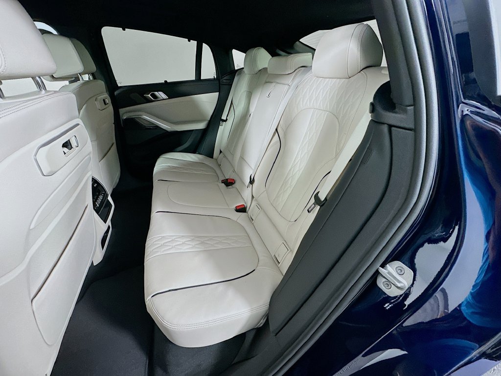 Used 2026 Tanzanite Blue II Metallic BMW xDrive40i image 17