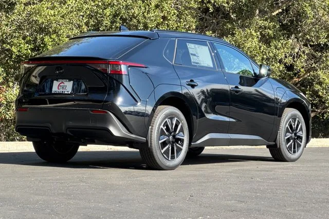 New 2026 Midnight Black Metallic Toyota  XLE image 4