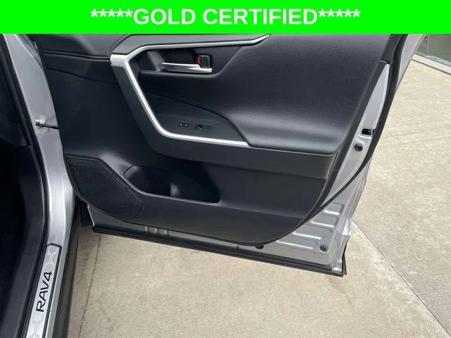 Certified Used 2022 SILVER SKY MET W/BLK Toyota  image 40