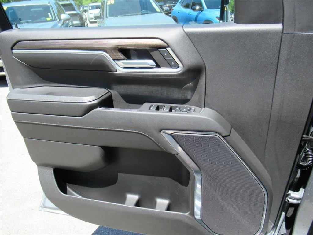 Used 2024 Gray Chevrolet LT image 18