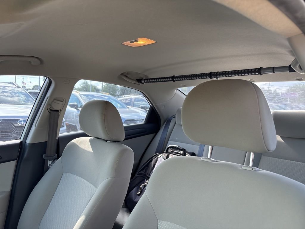 Used 2010 White Kia LX image 4