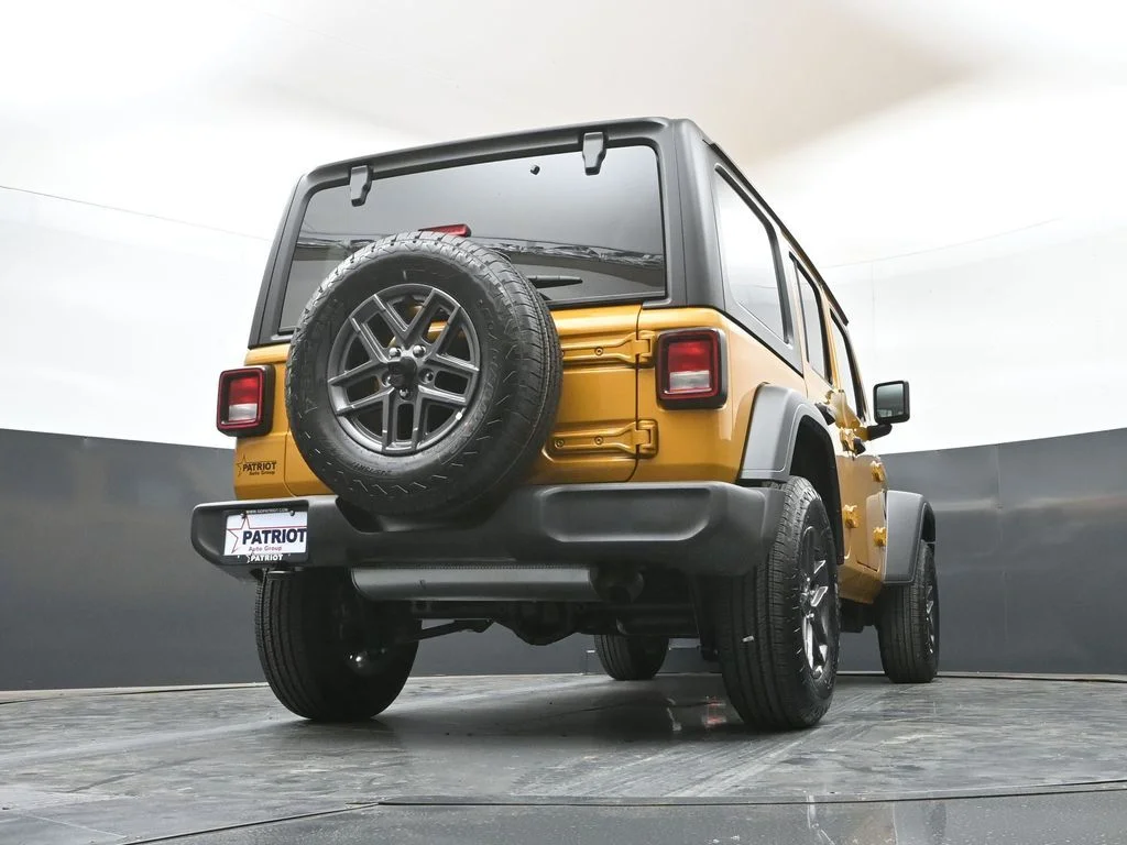 New 2026 Goldilocks Exterior Paint Jeep Sport S image 45