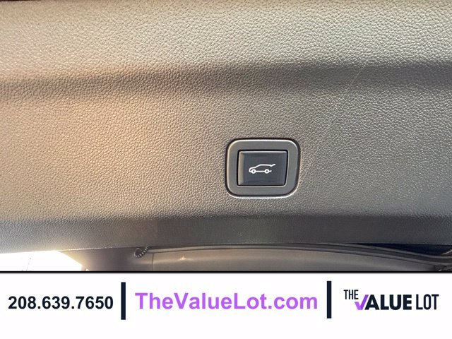 Used 2021  Chevrolet High Country image 23