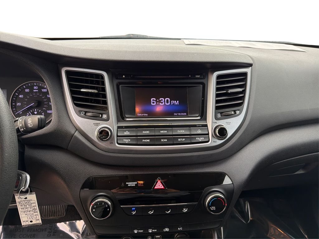 Used 2016 Ash Black Hyundai SE image 13