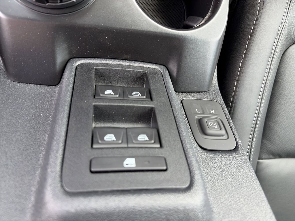 New 2026 Avalanche Gray Ford Outer Banks® image 27