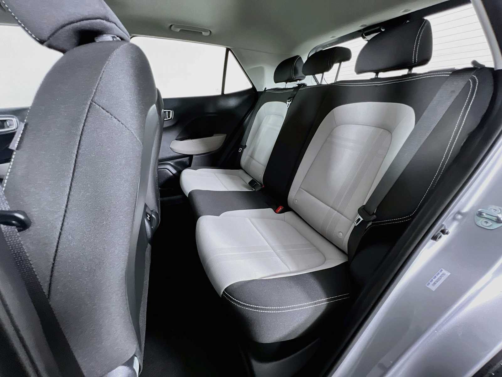 Used 2025 Shimmering Silver Hyundai SEL image 24