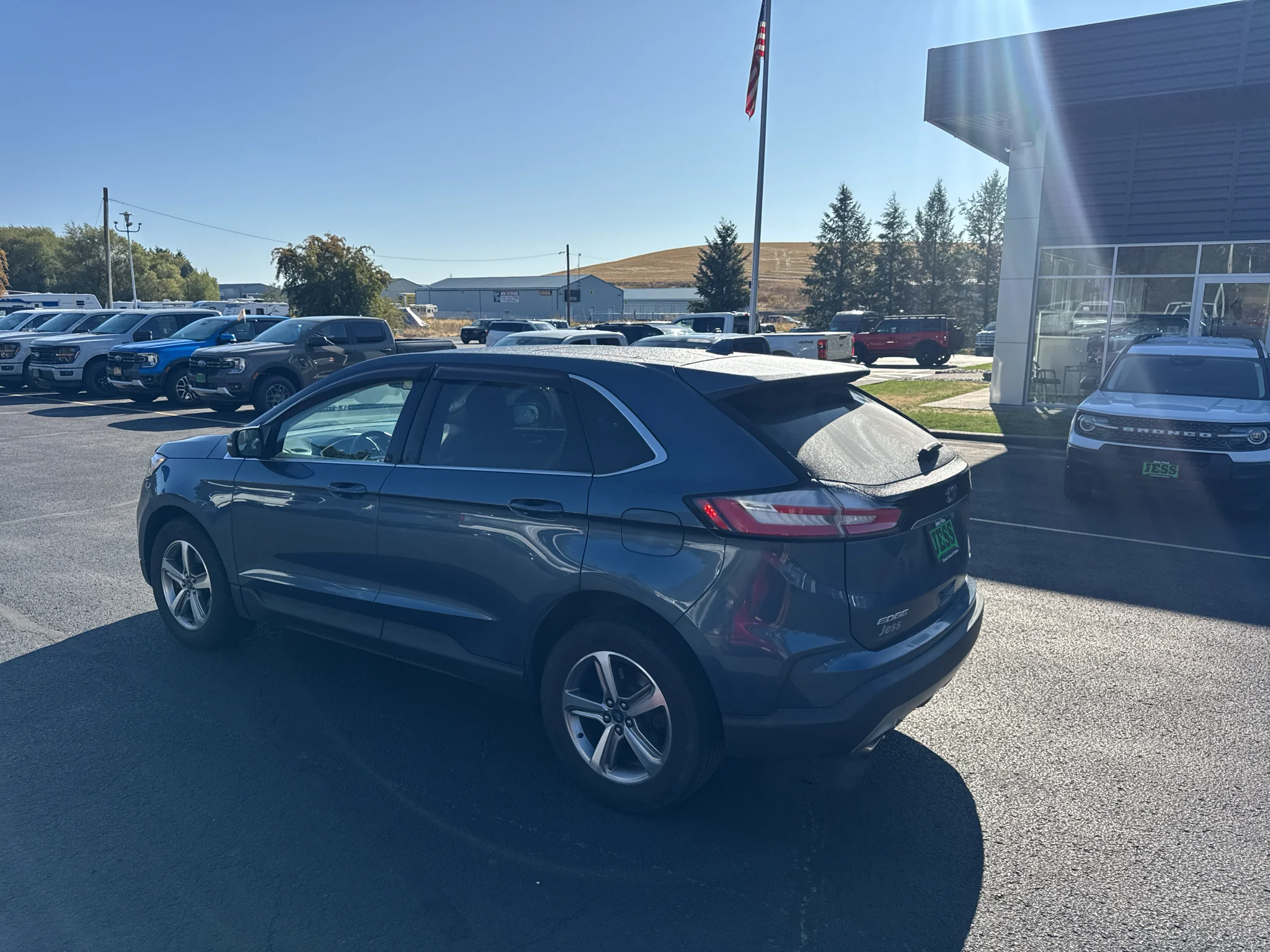 Used 2019 Blue Metallic Ford SEL image 9