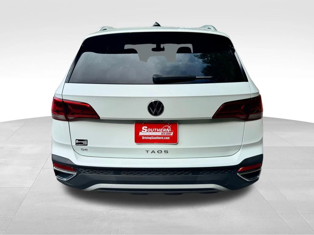 Used 2023 White Volkswagen 1.5T SE image 4