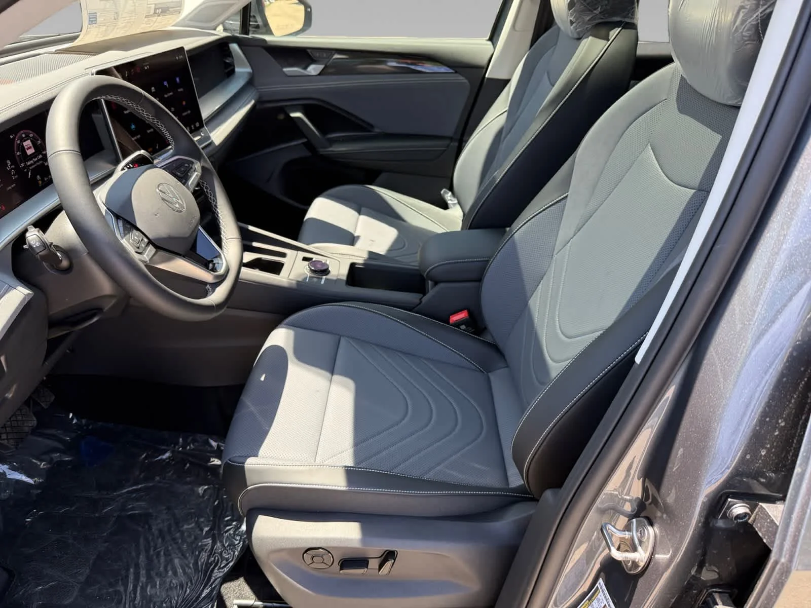 New 2026 Platinum Gray Metallic Volkswagen SE image 11