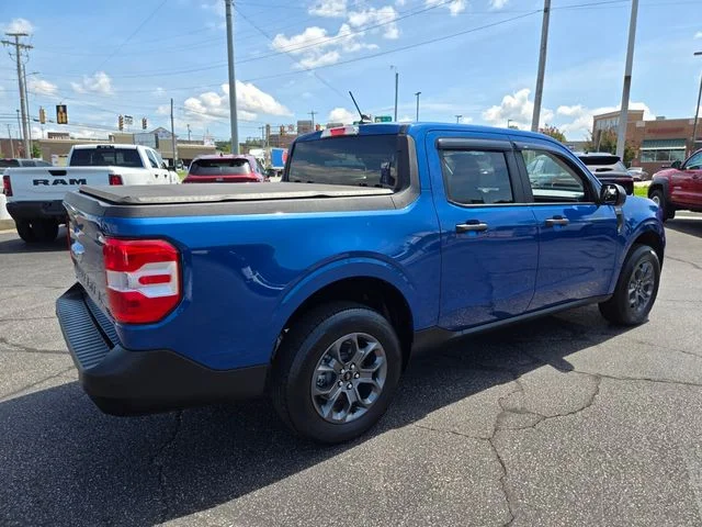 Used 2024 Blue Ford XLT image 8