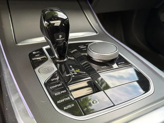 Used 2023 White BMW sDrive40i image 32