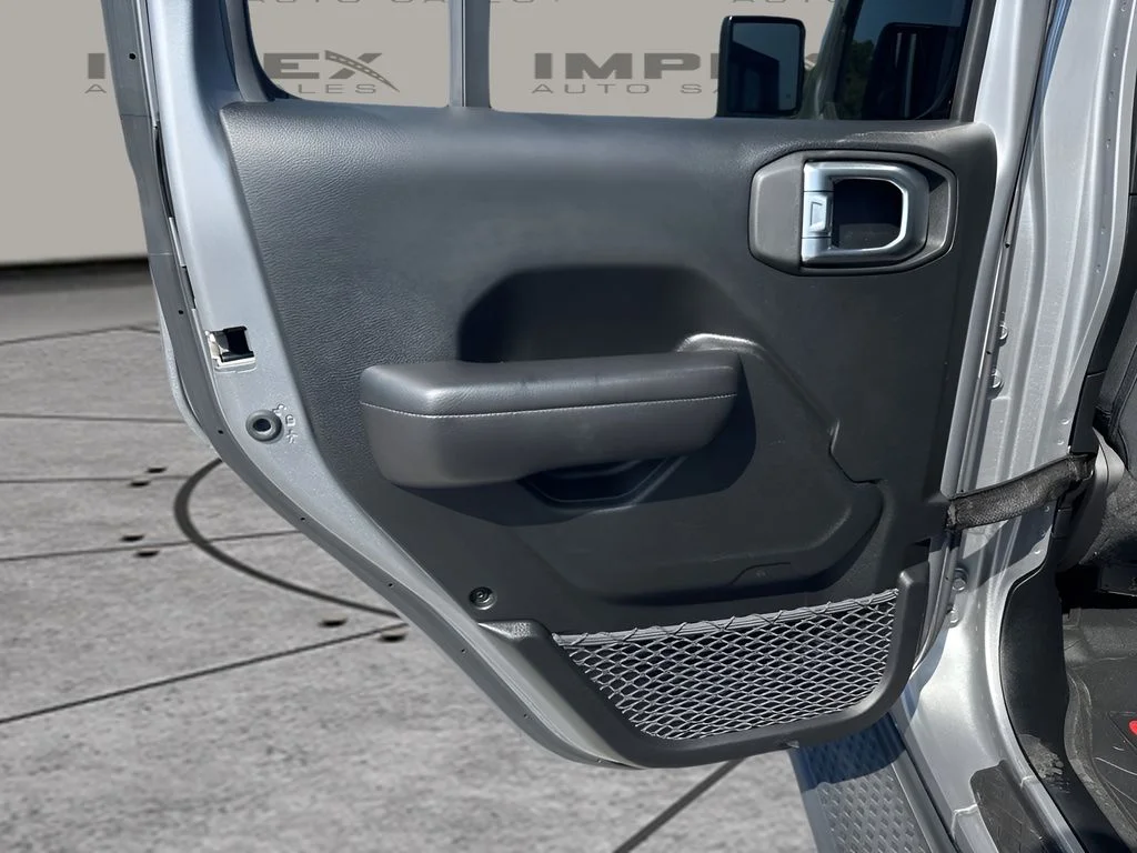 Used 2020 Silver Jeep Sport image 25