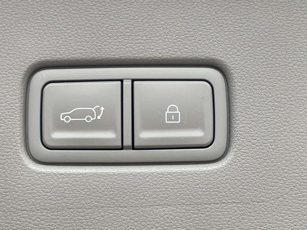 New 2026 Red Hyundai SEL Premium image 9