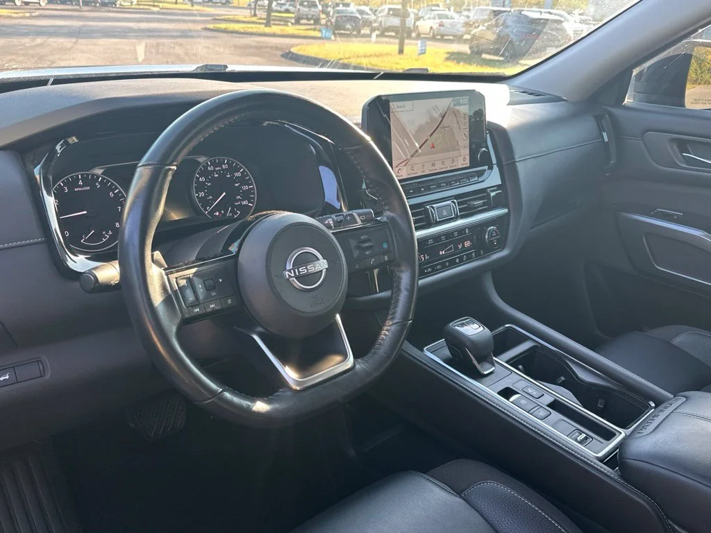 Used 2022 Black Nissan SL image 15