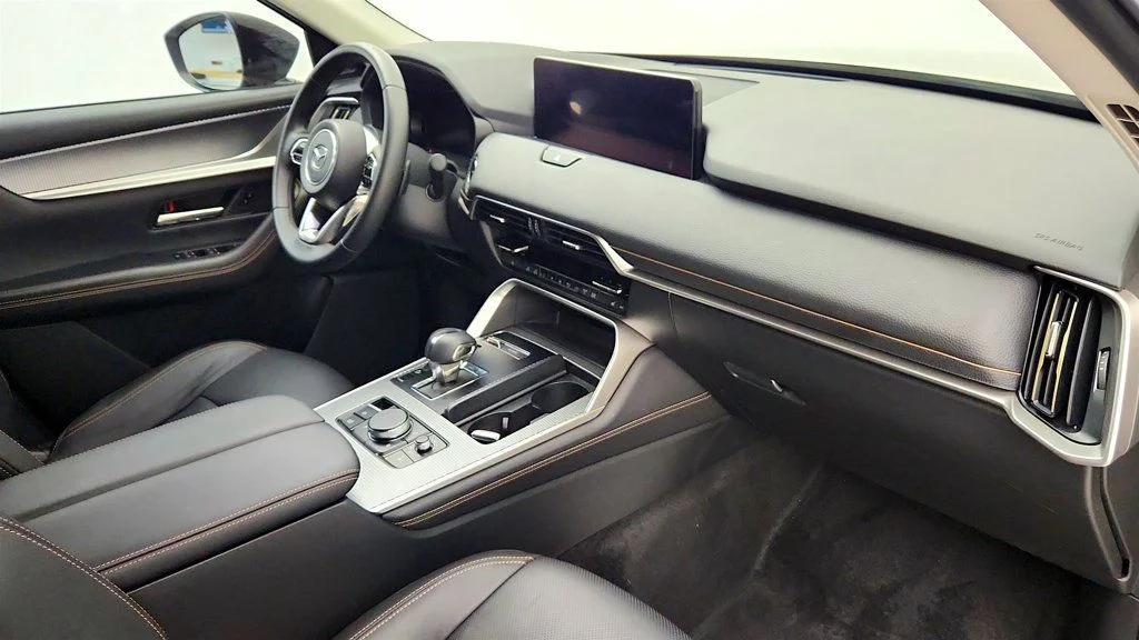 Used 2025 Zircon Sand Metallic Mazda Premium Package AWD image 23