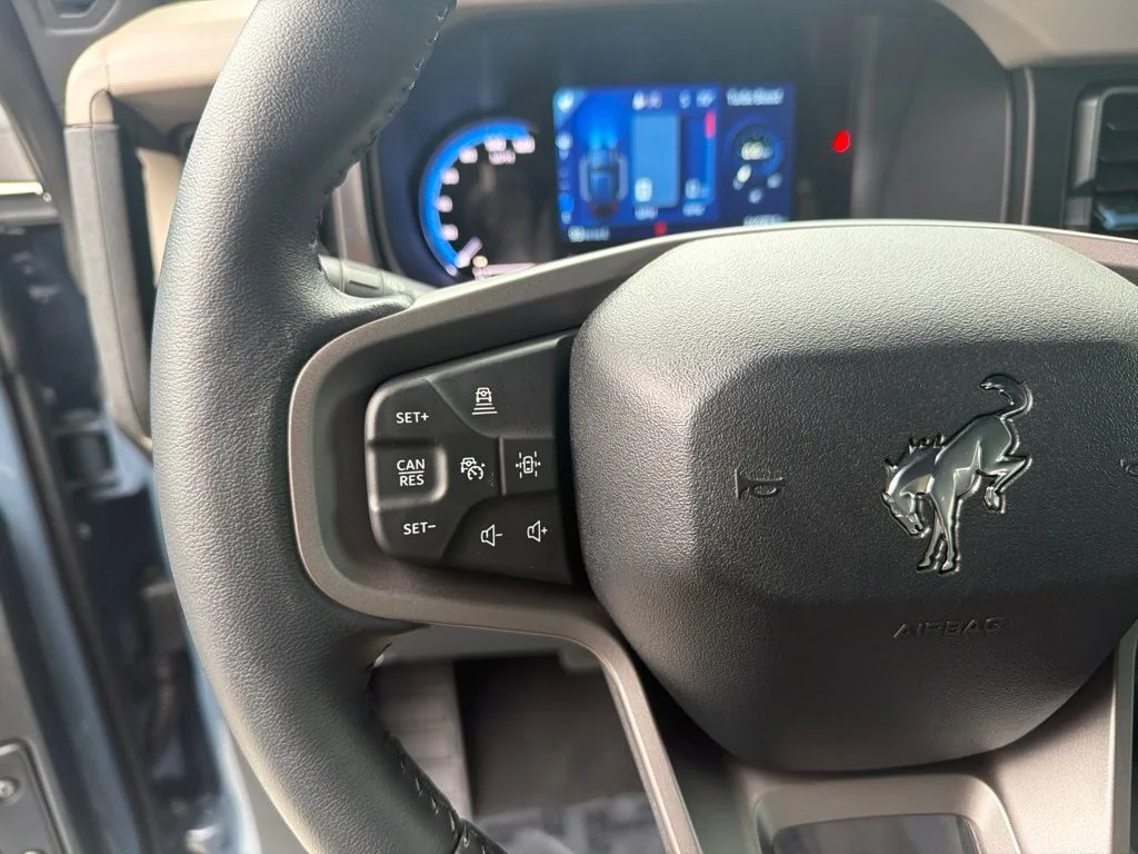 Used 2023 Gray Ford Wildtrak image 22