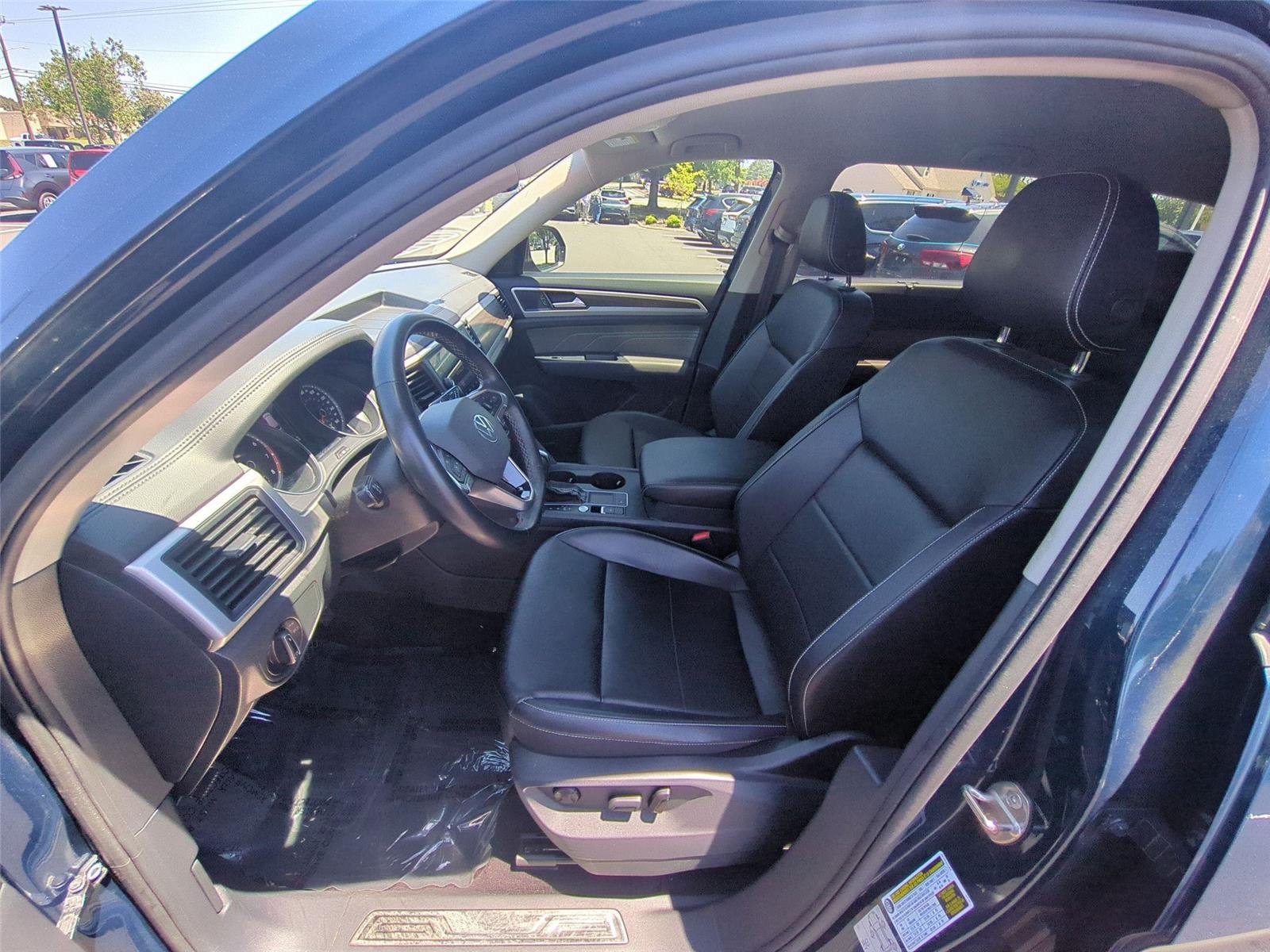 Used 2021 Tourmaline Blue Metallic Volkswagen 3.6L V6 SE w/Technology image 19