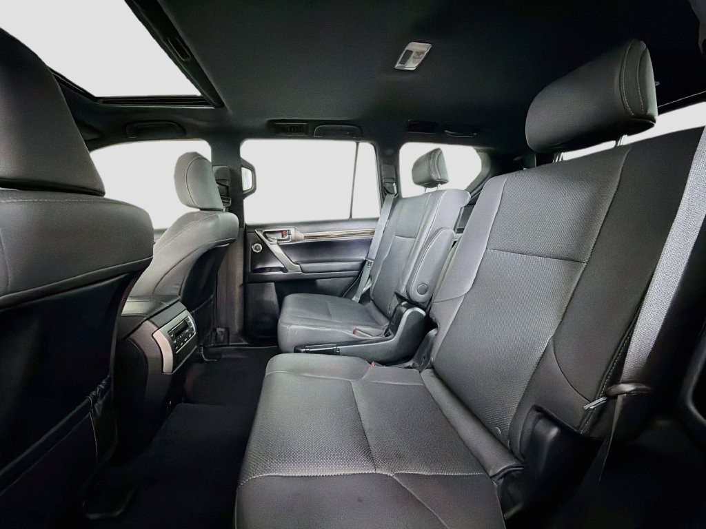 Used 2023 Black Lexus 460 image 25