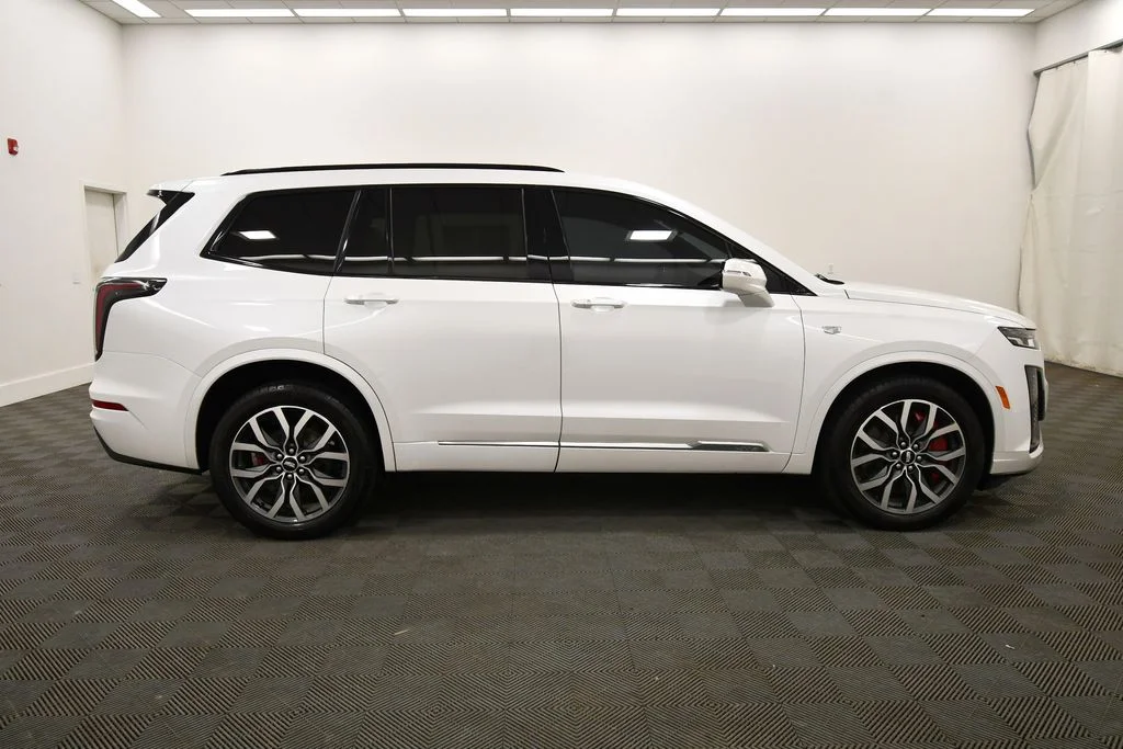 Used 2023 White Cadillac Sport image 9