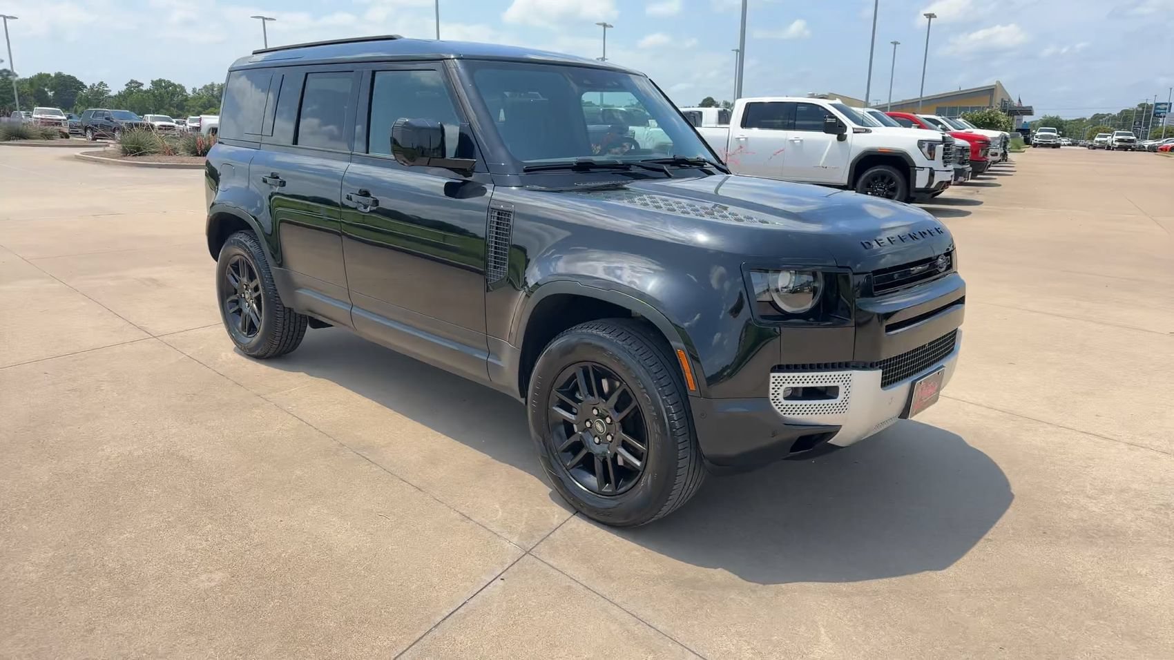 Used 2025 Black Land Rover S image 3