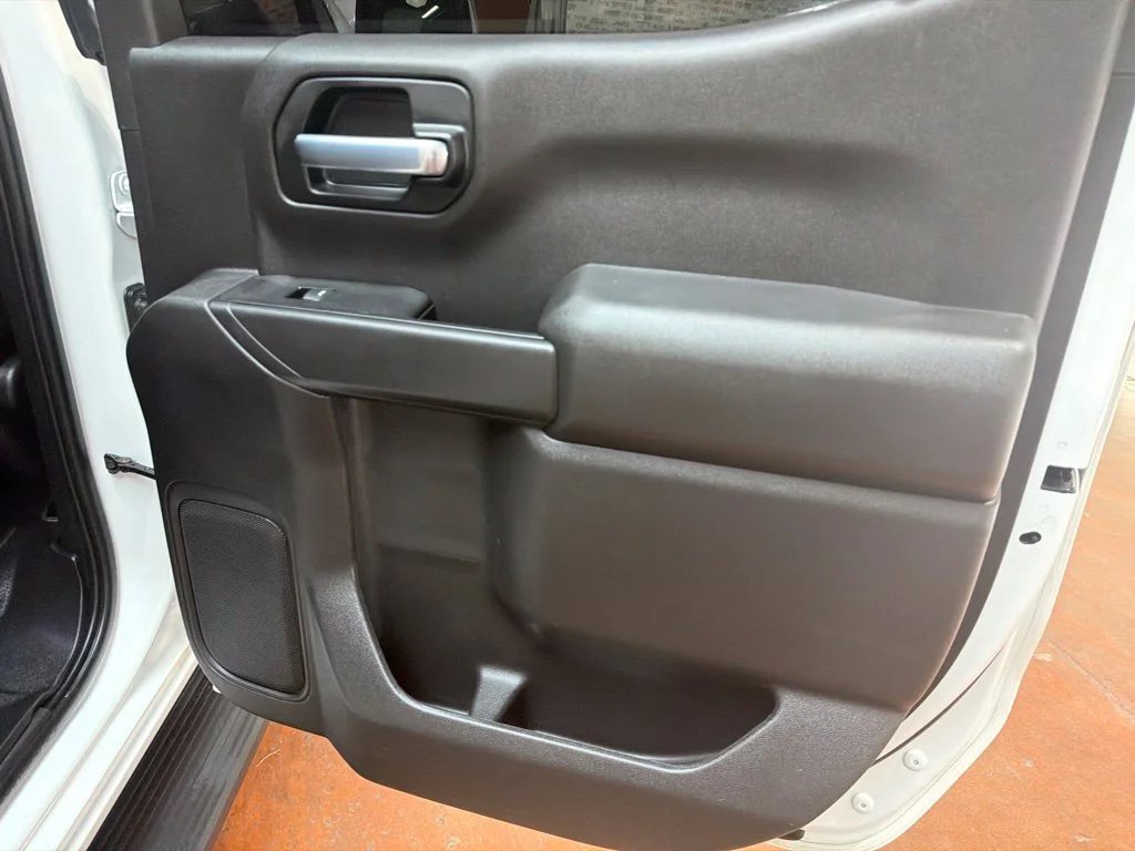 Used 2021 Summit White GMC Base image 28