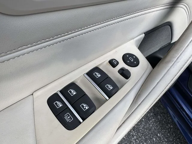 Used 2019 Blue BMW M550i xDrive image 22