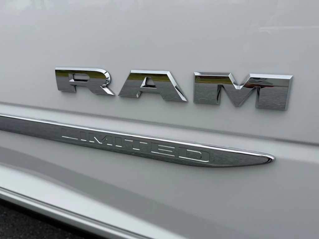 2026 RAM 3500 Limited - Photo 12