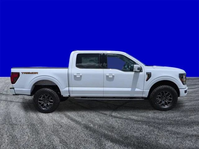 New 2026 Oxford White Ford Tremor® image 3