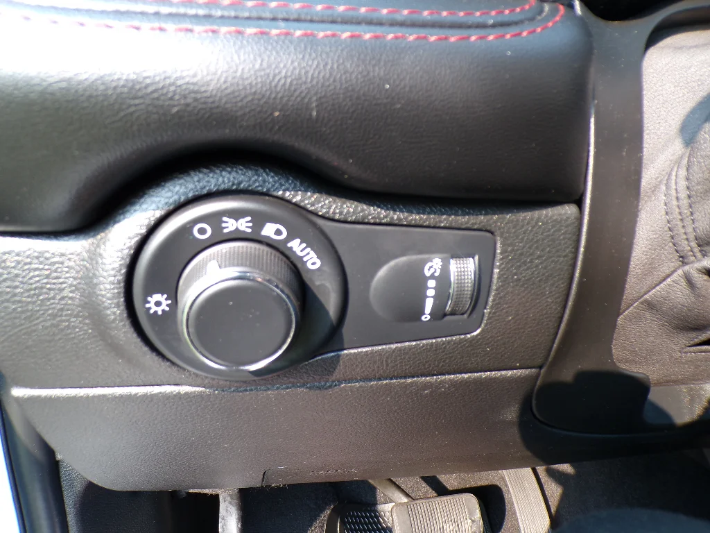 Used 2024 White Knuckle Clearcoat Dodge R/T Plus image 16