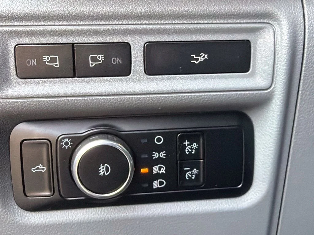 Used 2023 Agate Black Metallic Ford XLT image 24