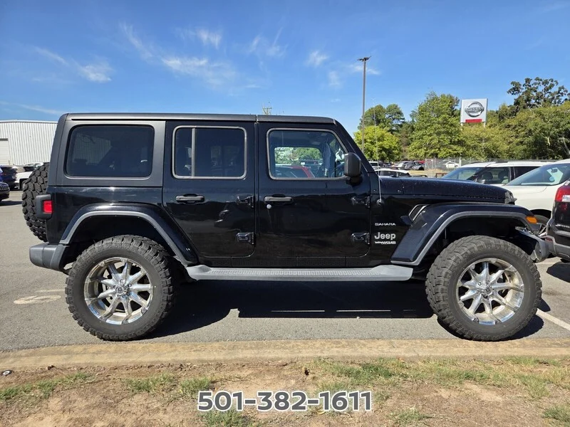 Used 2019 Black Clearcoat JEEP UNLIMITED SAHARA image 5