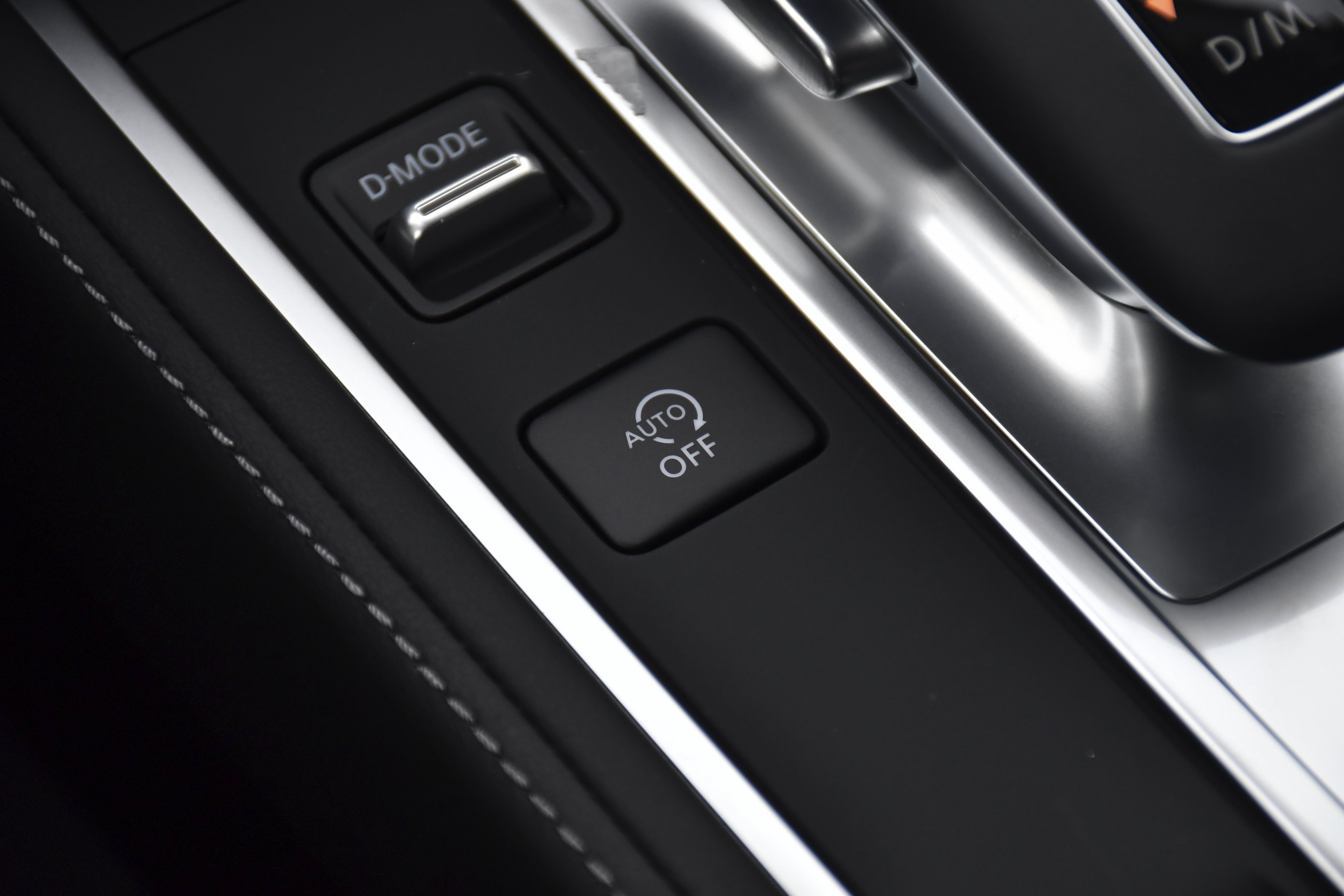New 2027 MINERAL BLACK INFINITI Luxe FWD image 15
