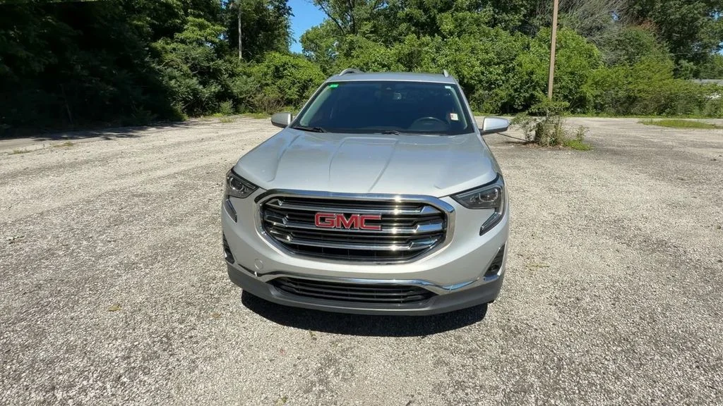 Used 2021 Silver GMC SLT image 3
