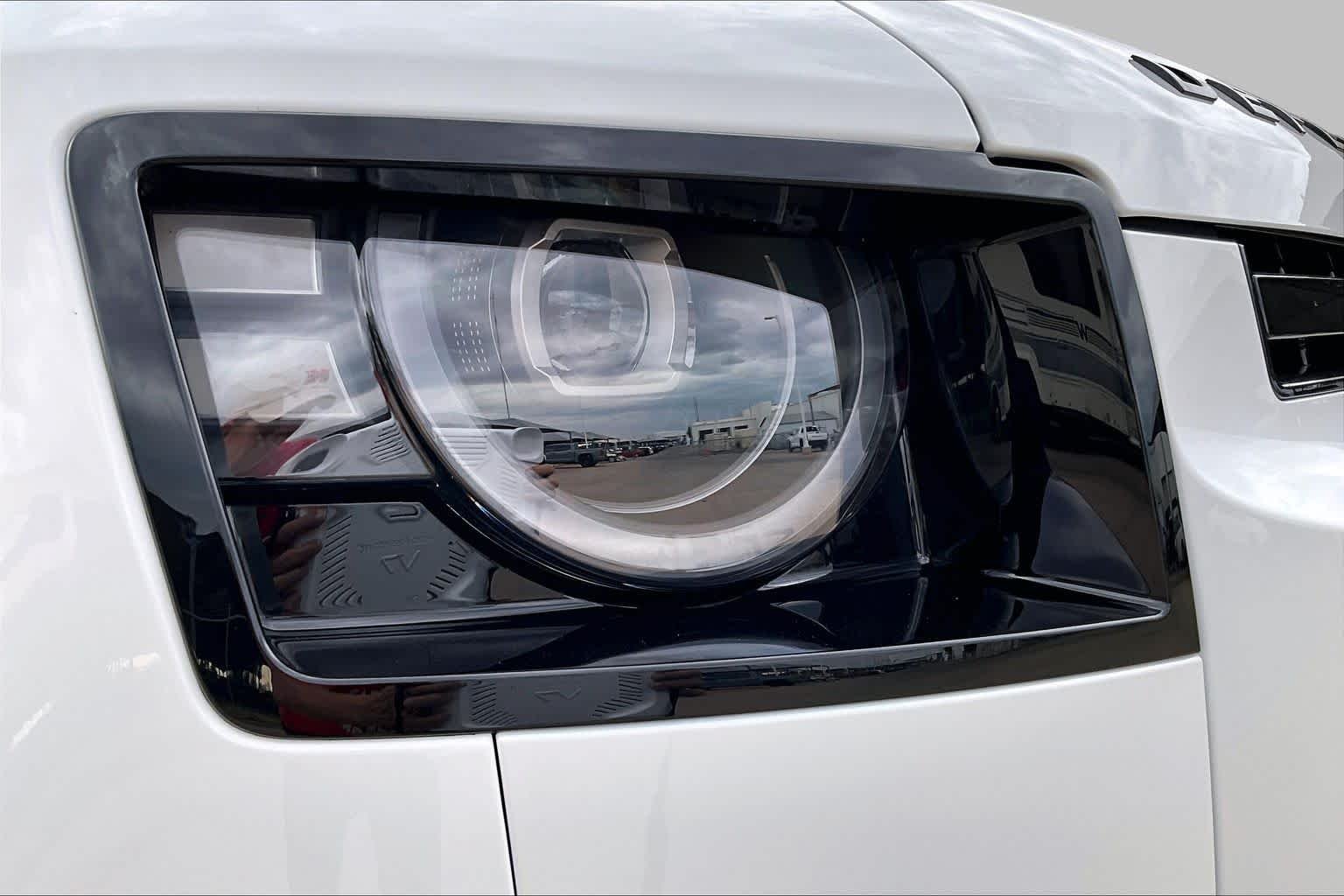 Used 2026 Fuji White Land Rover S image 28