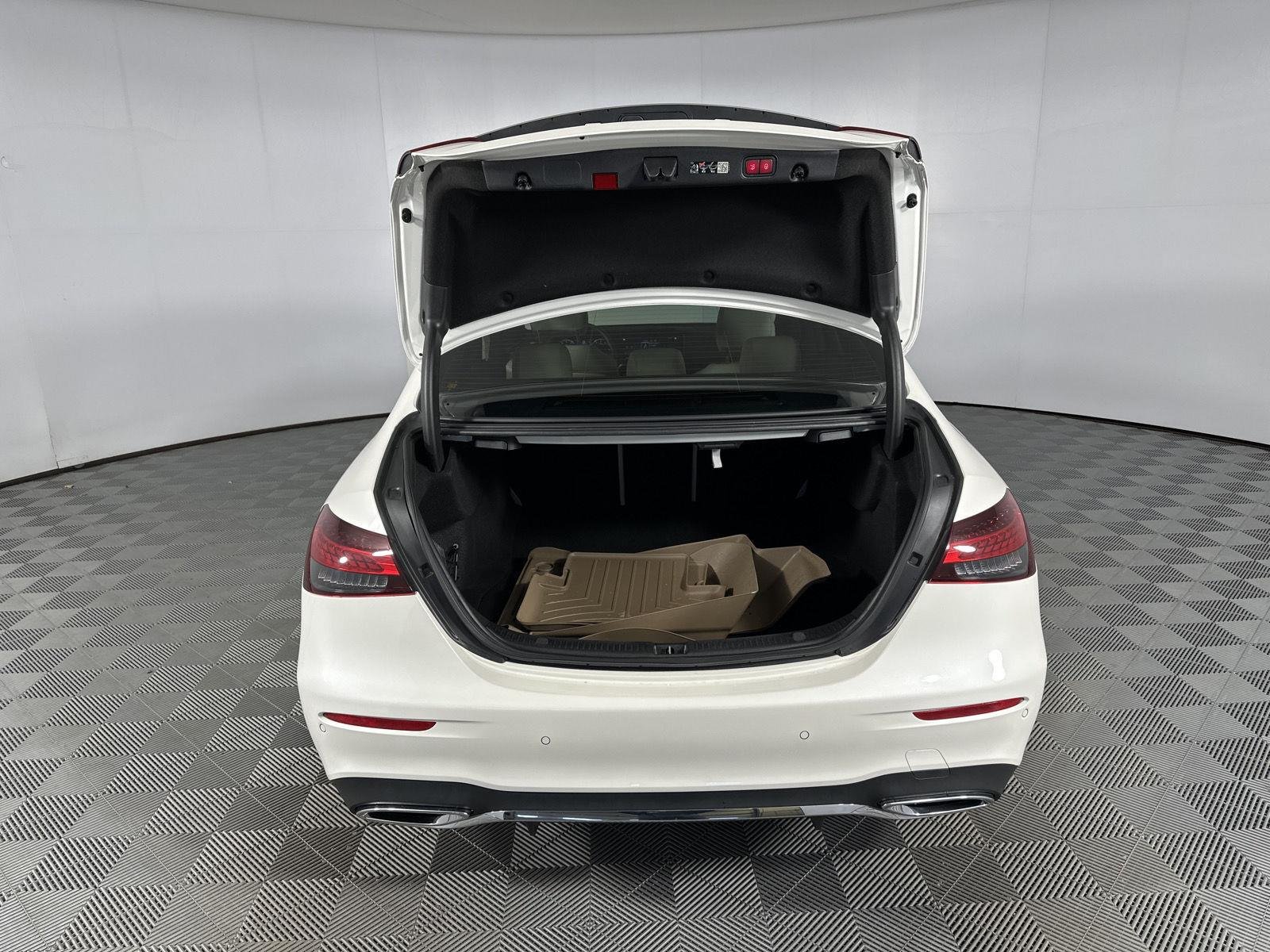 Used 2023 MANUFAKTUR Diamond White Mercedes-Benz E 450 image 20