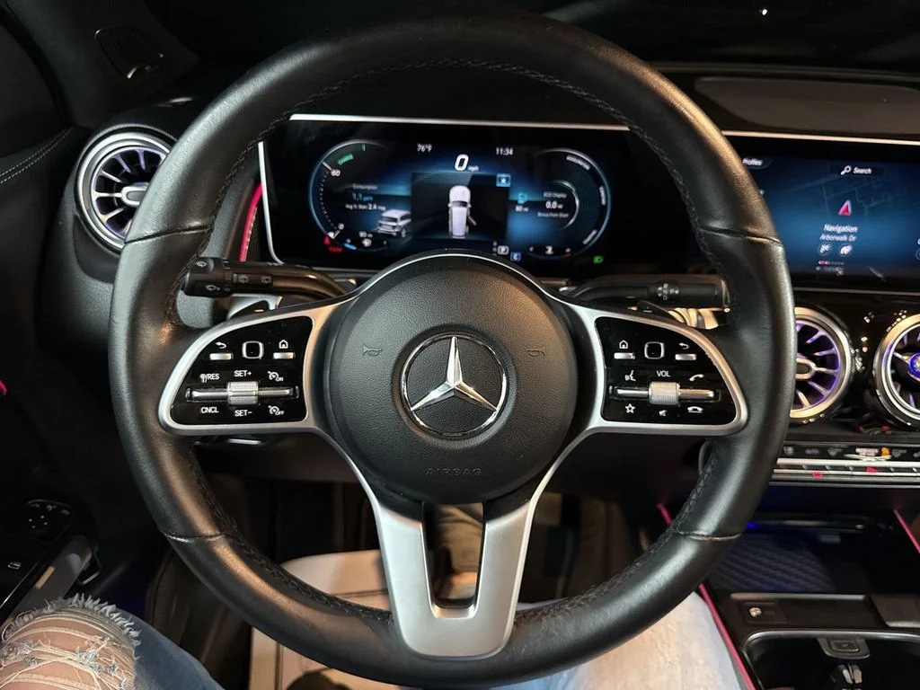 Used 2021  Mercedes-Benz GLB 250 image 21