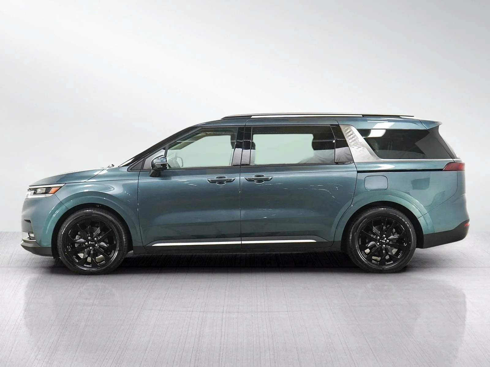 Used 2024 Kia Carnival SX Prestige with VIN KNDNE5H32R6337542 for sale in Bloomington, Minnesota